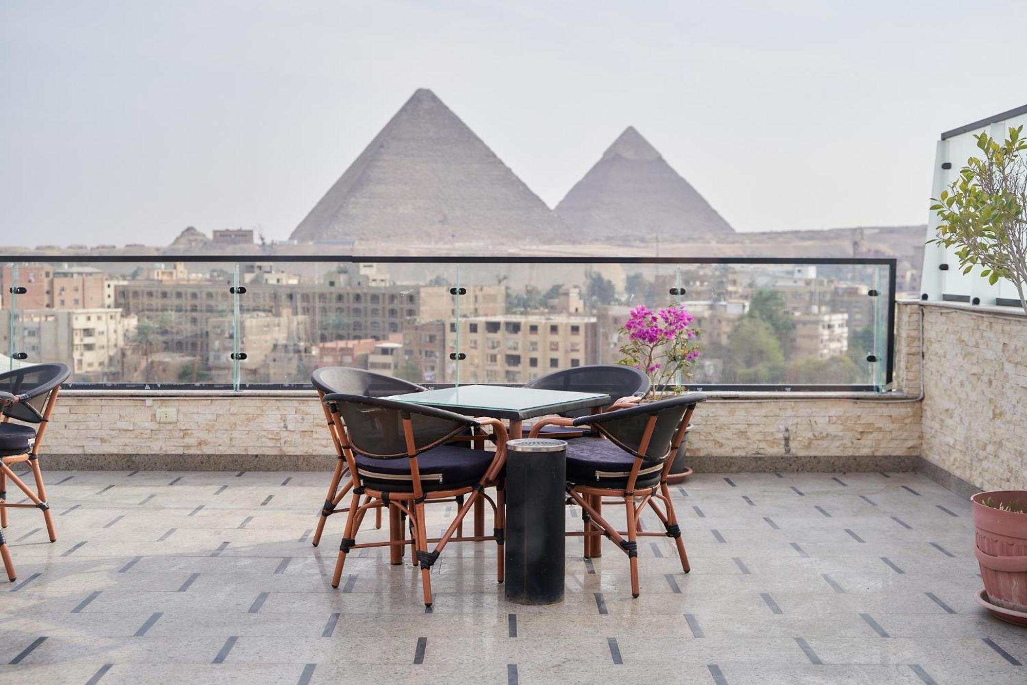 New Pyramids Alloggio in famiglia *
