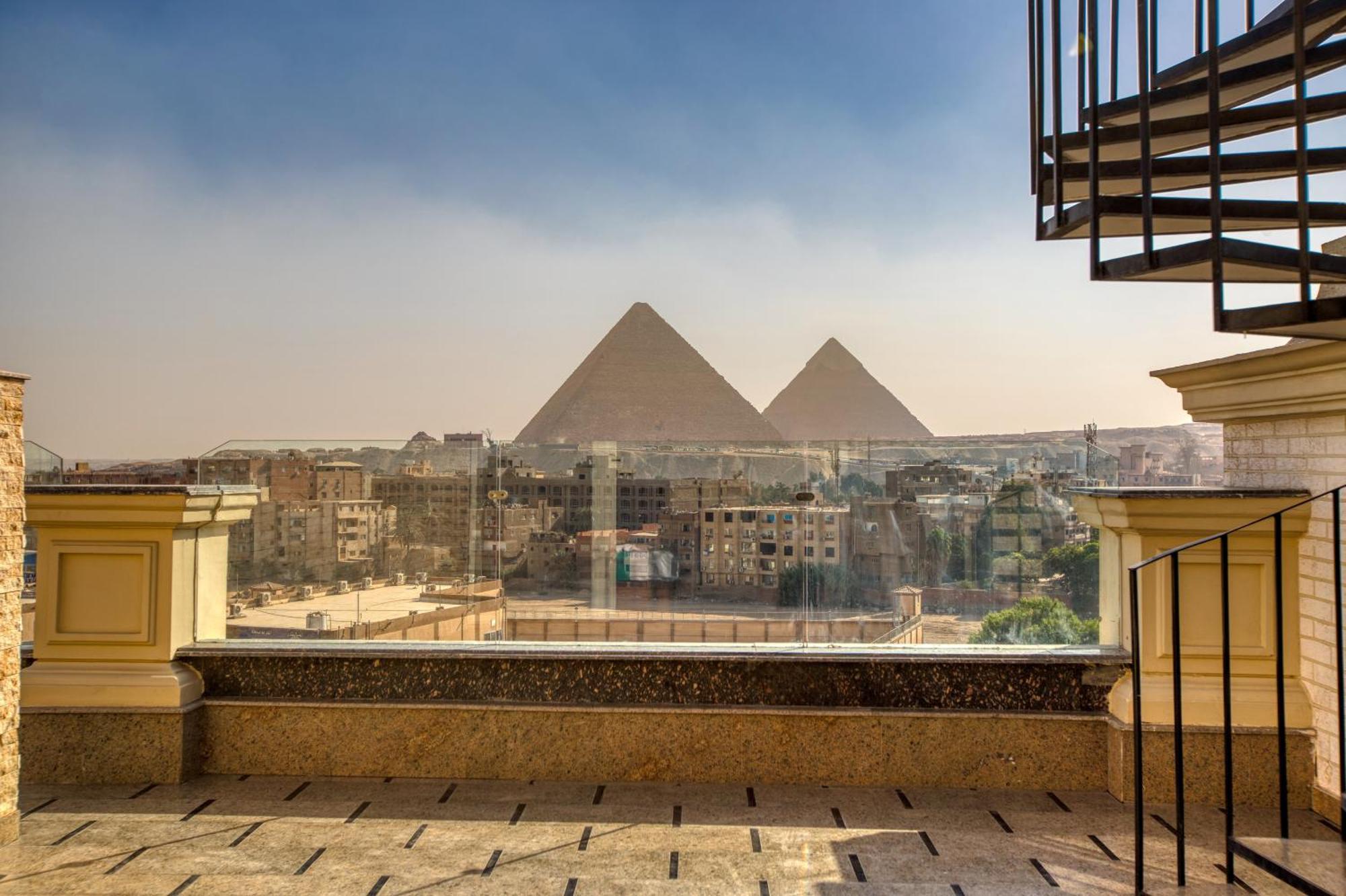 New Pyramids Il Cairo