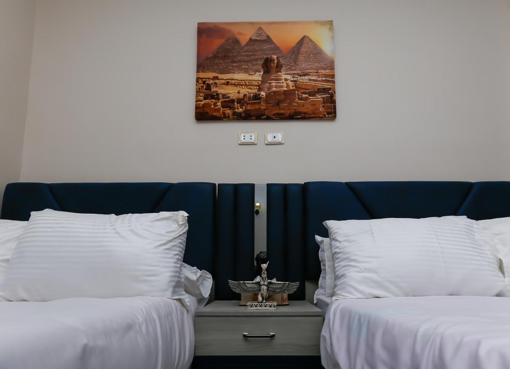 New Pyramids * Il Cairo
