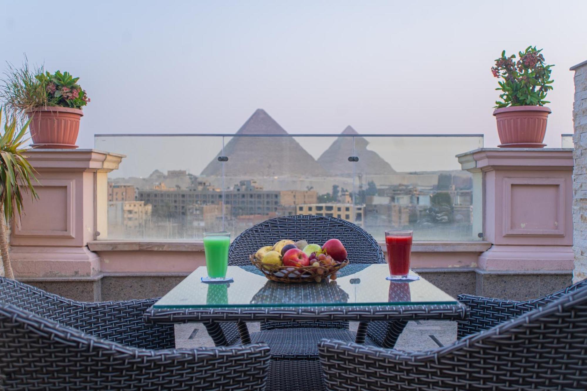 Homestay Sunrise Jacuzzi & Pyramids View