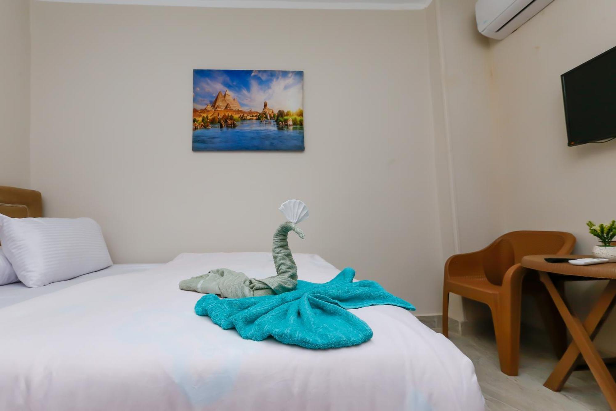 Homestay Sunrise Jacuzzi & Pyramids View